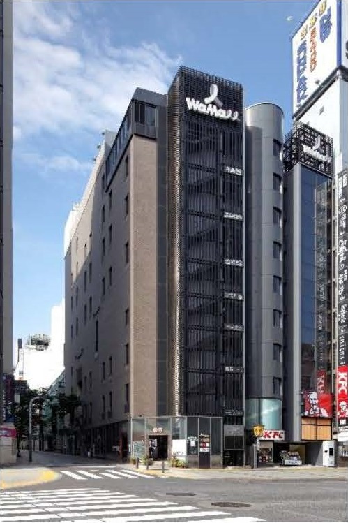 【モア五番街と靖国通りに面する角地!新宿三丁目駅 徒歩4分 現況:居酒屋 飲食居抜き物件 【飲食可】】
